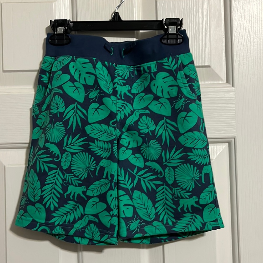 Adventure where little boys shorts jungle print size 6
